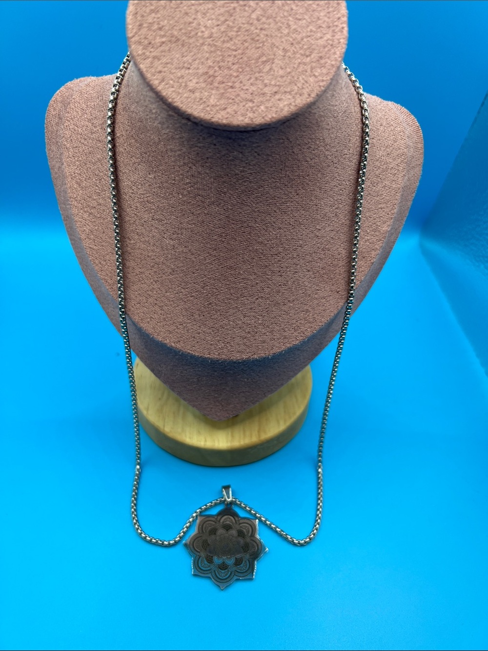 Silver Floral Pendant Necklace